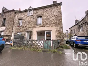 Building at La Ville-ès-Nonais (35430)