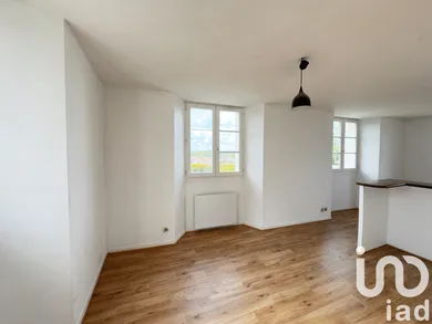 Apartment in Vaux-le-Pénil (77000)