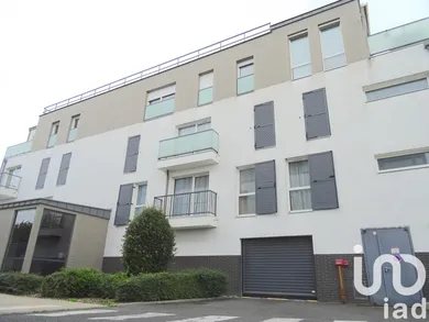 Apartment in Bondoufle (91070)