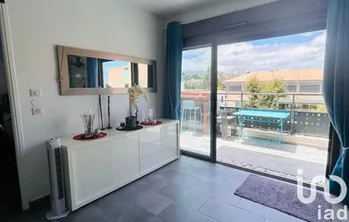 Apartment in Saint-Pierre (97410)