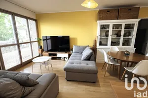 Apartment in Les Ulis (91940)