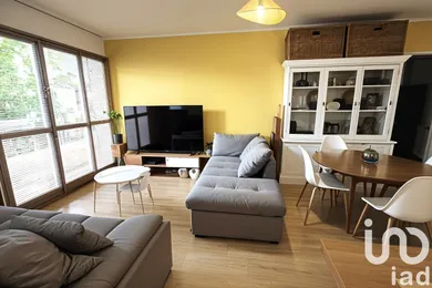 Apartment in Les Ulis (91940)