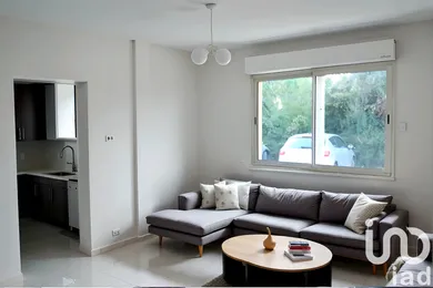 Appartement à Cheval-Blanc (84460)