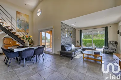 Traditional house in Corbières-en-Provence (04220)