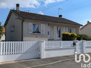 House at Thouars (79100)