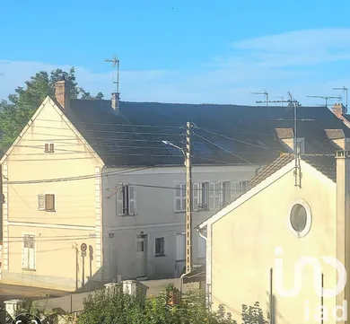 Building at Montereau-Fault-Yonne (77130)