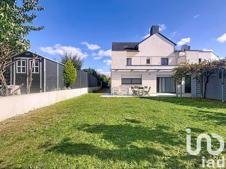 Maison 9 pièces 212 m² · à Vezin-le-Coquet · 212 m² · 498 000 €