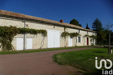 Maison de village à Montalembert (79190)