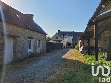 Maison à Roudouallec (56110)