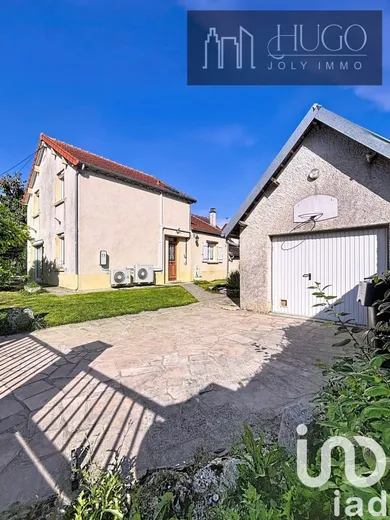 House at Chevru (77320)