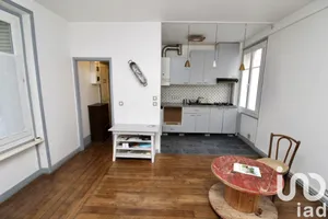 Apartment in Paris (75020)