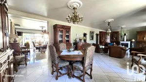 Townhouse in Ainay-le-Château (03360)