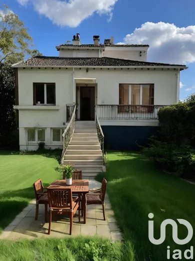 House in Vaux-sur-Seine (78740)
