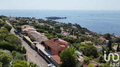 Maison à Saint-Raphaël (83530)