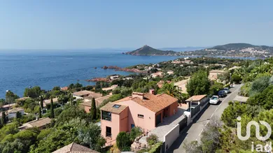 Maison à Saint-Raphaël (83530)