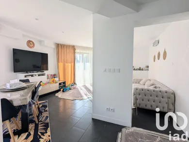 Apartment in Toulon (83000)