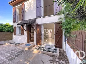 Traditional house at Sèvres (92310)