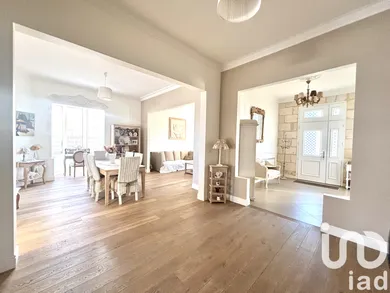 Demeure à Saint-Médard-en-Jalles (33160)