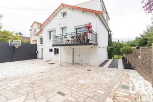 House at Nanterre (92000)