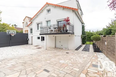 Maison à Nanterre (92000)