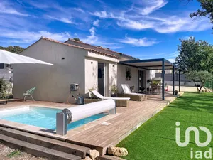 Maison traditionnelle à Bagnols-en-Forêt (83600)