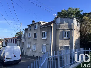 Building at Ablon-sur-Seine (94480)