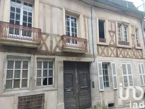 Building at Autun (71400)