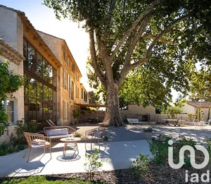 Mas at Saint-Pierre-de-Mézoargues (13150)