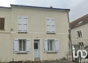 Building at Château-Thierry (02400)