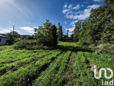 Terrain à bâtir à Beauregard-Vendon (63460)