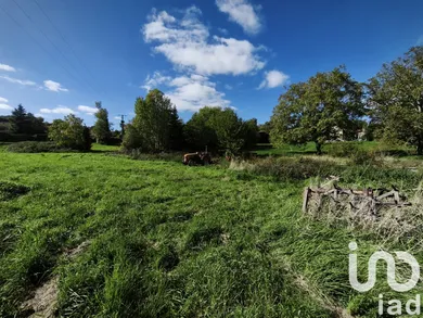 Terrain à bâtir à Beauregard-Vendon (63460)