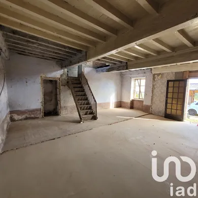 House at Saint-Laurent-de-Chamousset (69930)