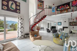 Maison d'architecte à Challes-les-Eaux (73190)