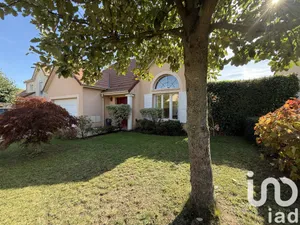 House at Gressy (77410)