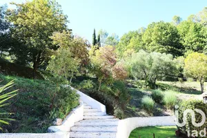 Maison à Méounes-lès-Montrieux (83136)