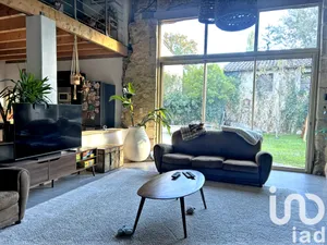 House at Ménesplet (24700)