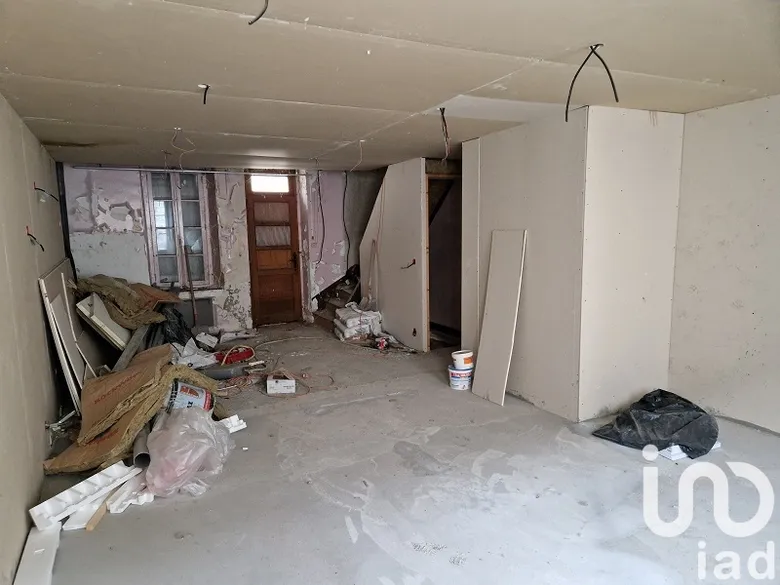 Maison 3 pièces 75 m² · à Saint-Florentin · 74,8 m² · 30 000 €