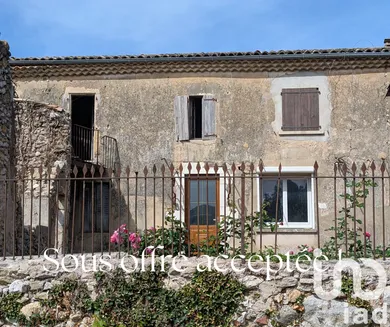 Farm at Saint-Vincent-la-Commanderie (26300)