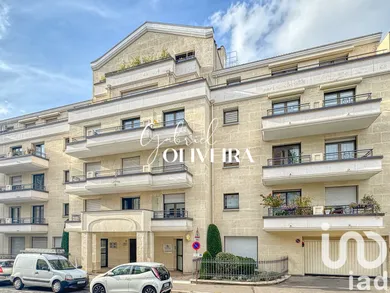 Apartment at Montmorency (95160)