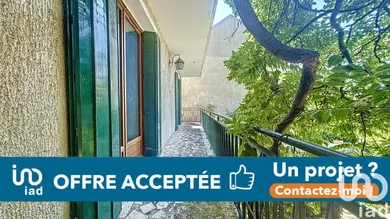 Building at Limay (78520)