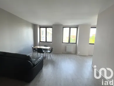 Apartment in Saint-Étienne (42100)