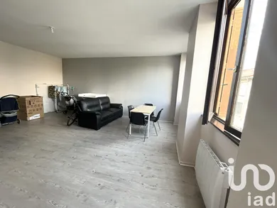 Apartment in Saint-Étienne (42100)