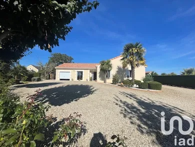 Maison traditionnelle à Louzy (79100)