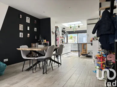 Townhouse at Loos (59120)