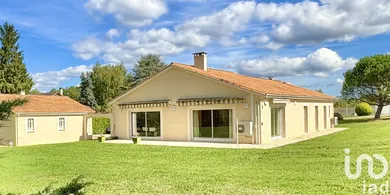 Detached house at Marsac-sur-l'Isle (24430)