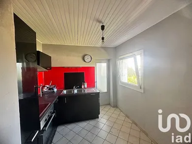Apartment in Marignane (13700)