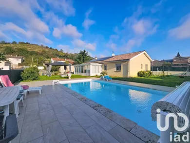 Traditional house at Saint-Pierre-de-Bœuf (42520)