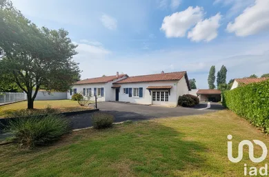 Maison à Aigondigné (79370)