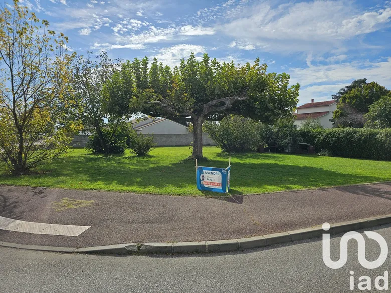Terrain à Saint Rambert d'Albon (26140) · 105 900 €