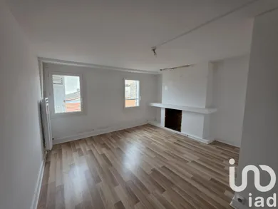 Apartment in Bordeaux (33300)